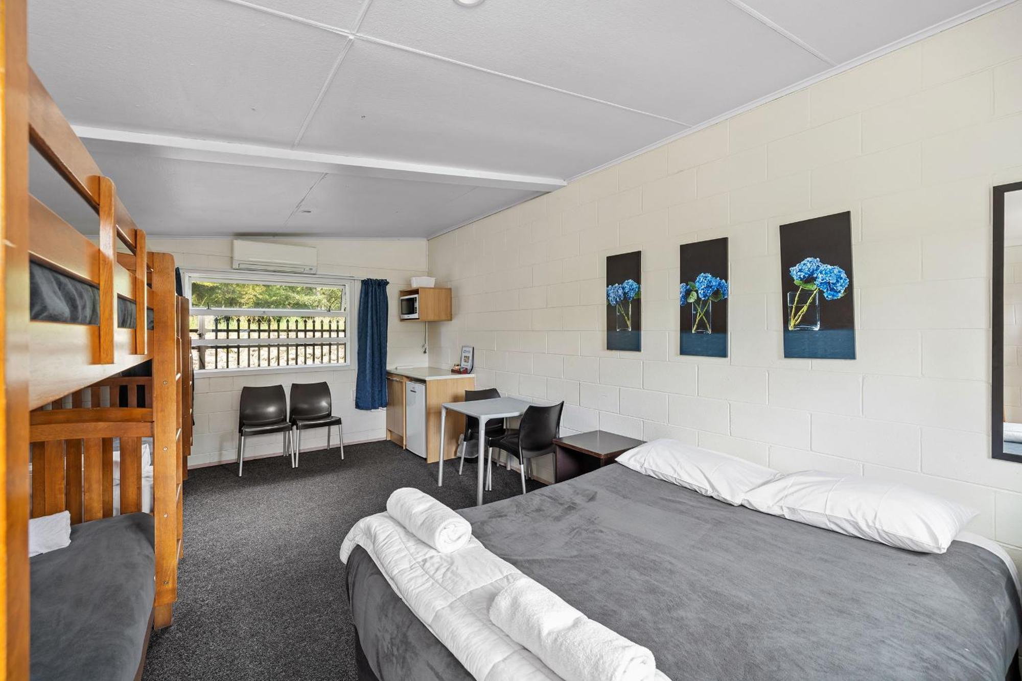 Mawley Holiday Park Masterton Exterior photo