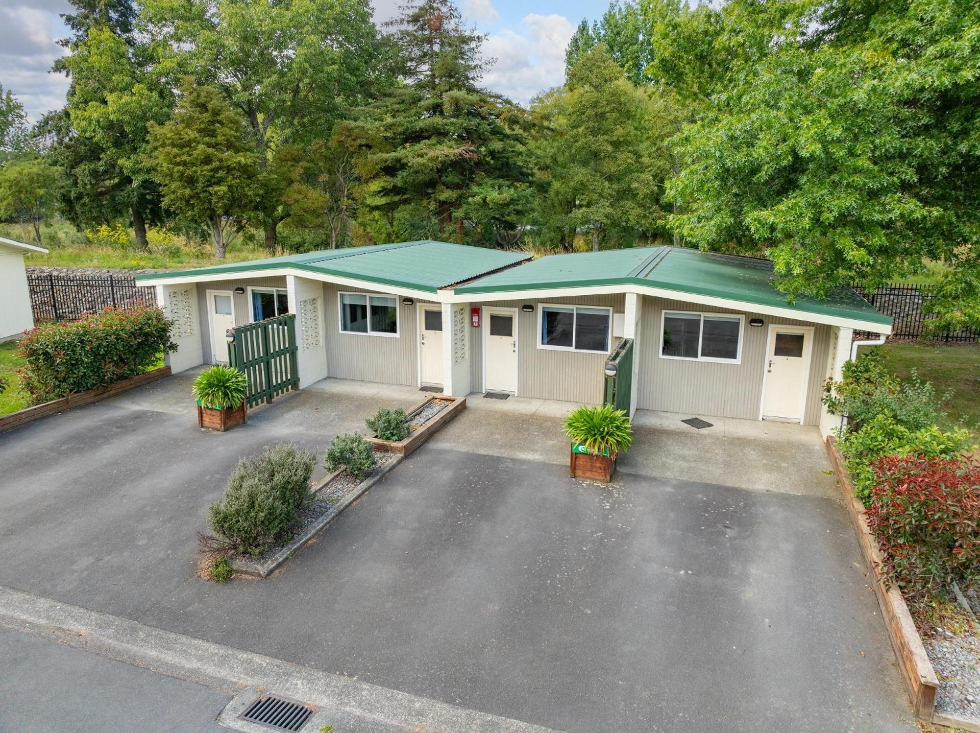 Mawley Holiday Park Masterton Exterior photo