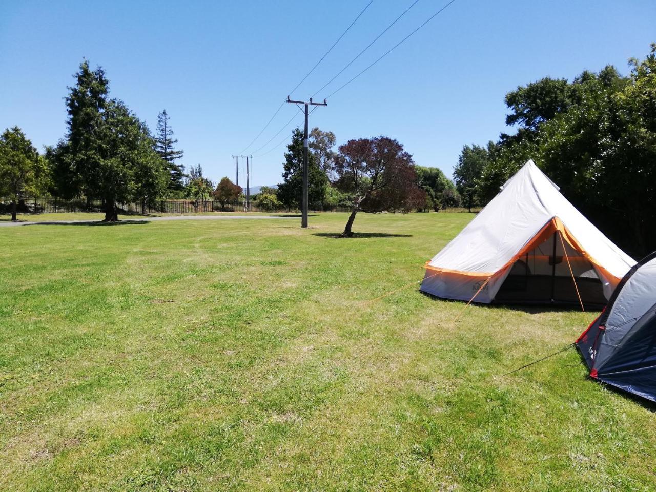 Mawley Holiday Park Hotel Masterton Exterior photo