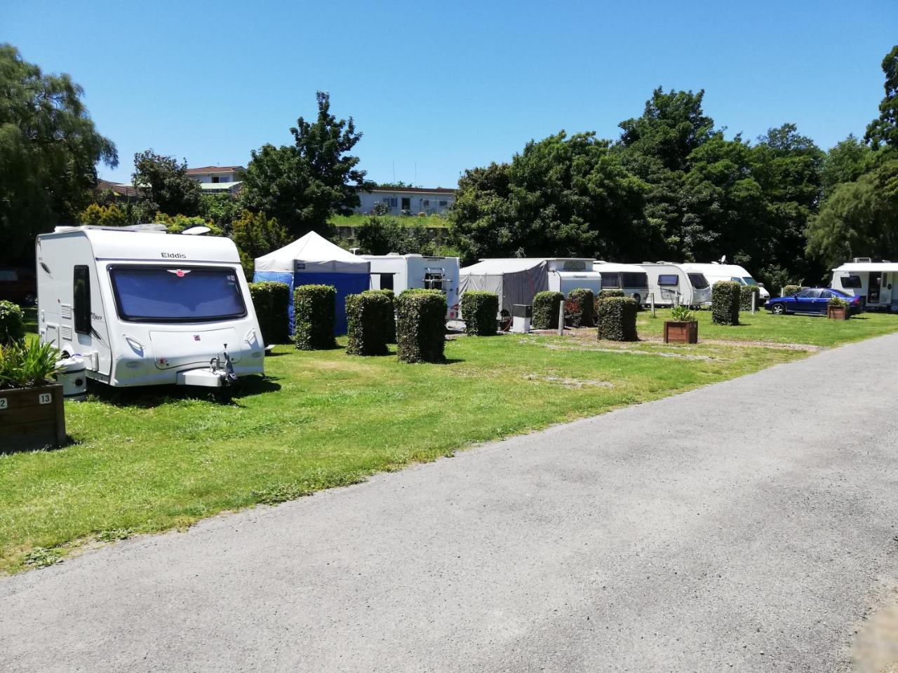 Mawley Holiday Park Hotel Masterton Exterior photo